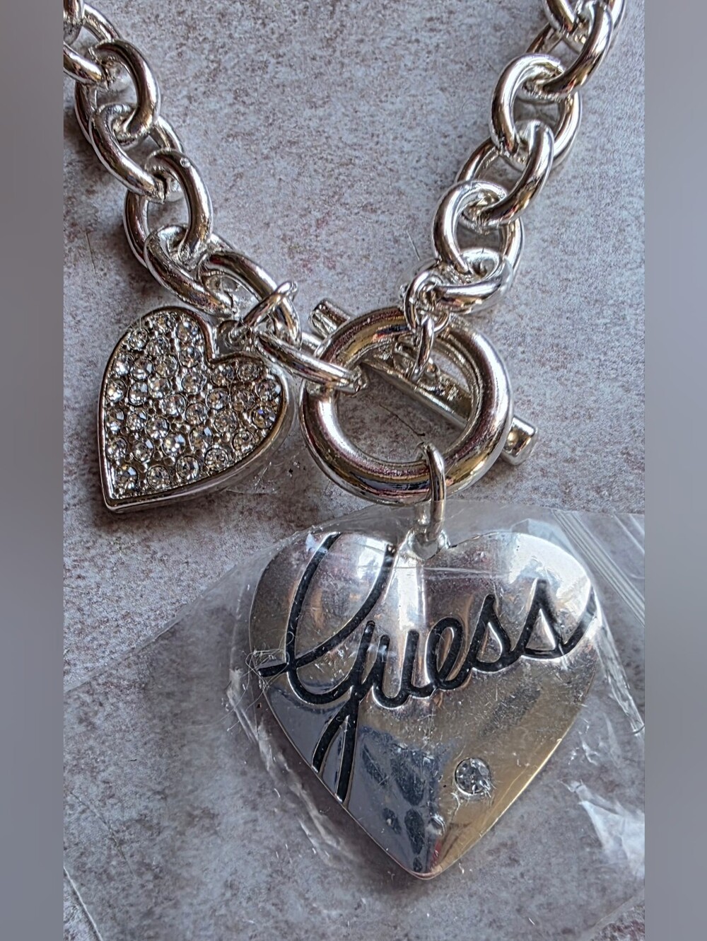 Beautiful Guess Silver Color toggle closure heart 16" choker necklace new